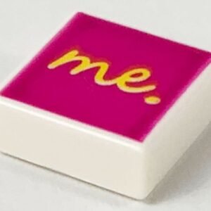 3070pb144 – Tile 1 x 1 with Yellow 'me.' Script on Magenta Background Pattern